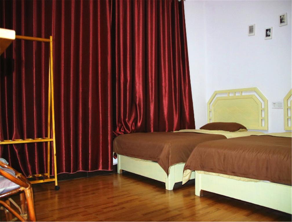 En Attendant Godot Youth Hostel Yangshuo Exterior foto
