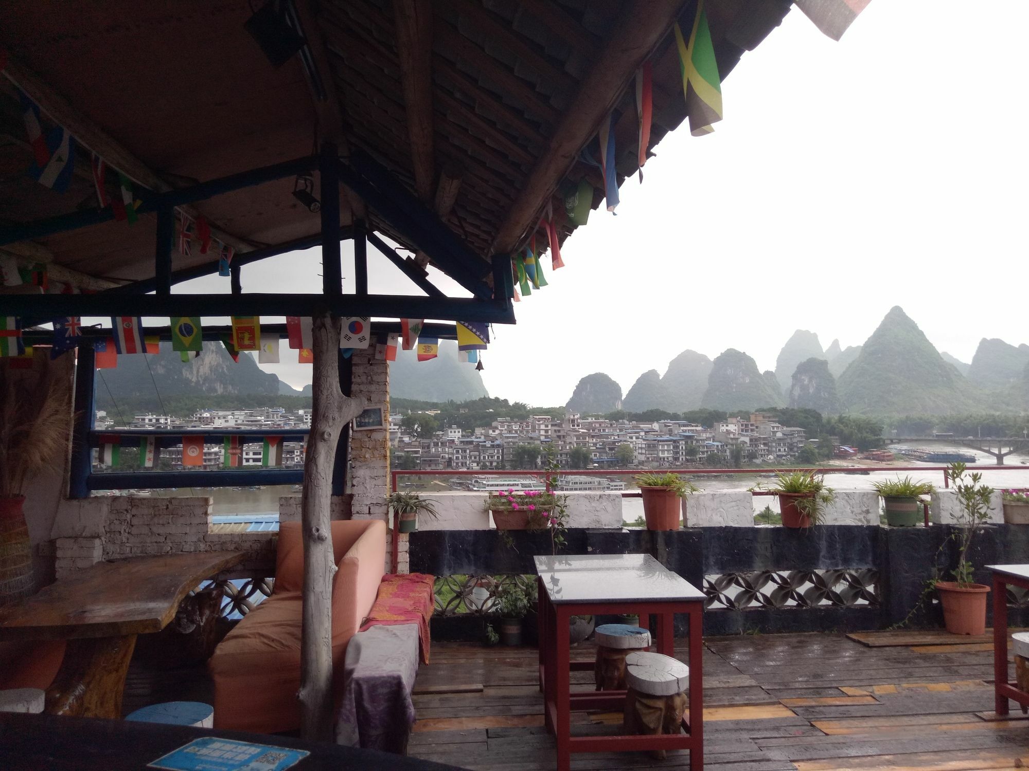En Attendant Godot Youth Hostel Yangshuo Exterior foto